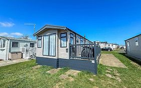 Stunning Caravan With Side Decking Just A Short Walk To Hembsy Beach Ref 00069Ba